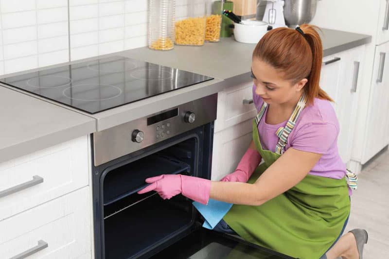 limpiador de horno para la encimera de la cocina